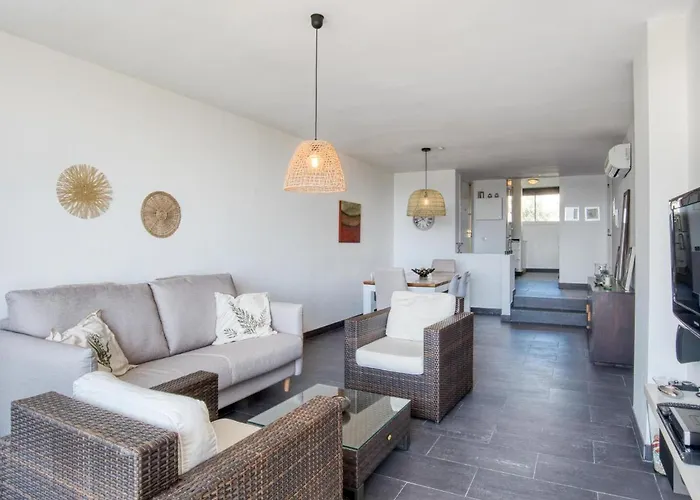 Nardos Reformat Amb Encant Per 5 Persones A 10 Minuts De La Platja Apartment *
